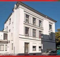 ais-GmbH bietet an: Renovierte 2 Zimmer Altbau Wohnung mit Balkon in der Südstadt. - Wilhelmshaven