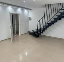 Wohnung mit 2 stockwerke - 2.000,00 EUR Kaltmiete, ca.  100,00 m² in Wiesbaden (PLZ: 55246) Mainz-Kostheim