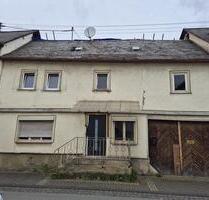 Stark Sanierungsbedürftiges Haus mit Scheune Mischgebiet Gewerbe - Holzhausen an der Haide