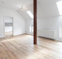***Hochwertige Dachgeschoss-Wohnung mit Einbauküche in Elberfeld – Komplett Kernsaniert*** - Wuppertal Arrenberg