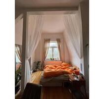 WGT 4 Zimmer Wohnung - 300,00 EUR Kaltmiete, ca.  120,00 m² in Leipzig (PLZ: 04315) Ost