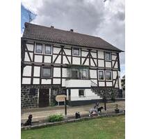 Sehr schöne 80-qm-ETW eines 2-FH (im 1. OG) zu verkaufen ! - Borken (Hessen)