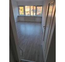 2 Zimmer Wohnung 54qm zu jetzt 800 warm alle kosten! - Kiel Gaarden-Ost