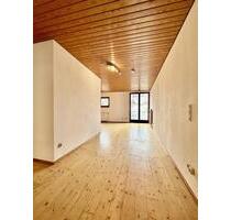 Modernisierte 2-Zi.-Whg. mit EBK & TG-Stellplatz in Cadolzburg