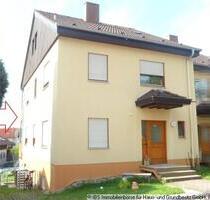 Gemütliche Doppelhaushälfte mit kleinem Garten, Stellplatz und Garage - Gerabronn