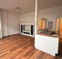 3 ZKBeilmöblierte 3-Zimmer-Wohnung mit Galerie, Terrasse & Garten - Dresden Plauen