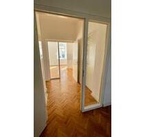 Luxuriöse 2-Raum-Wohnung mit Echtholzparkett - Chemnitz Hilbersdorf