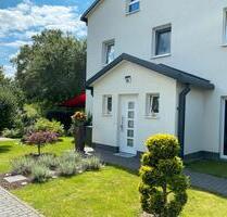 Provisionsfrei: Elegantes Doppelhaus mit 4 Zimmern in Falkensee