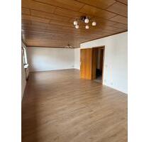 3 Zimmer Wohnung + Küche + Bad + Balkon zu vermieten ab sofort - Kraichtal