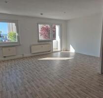 3-Raum-Wohnung mit Balkon - 366,00 EUR Kaltmiete, ca.  68,94 m² in Crimmitschau (PLZ: 08451)