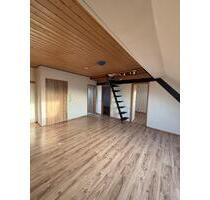 Helle Dachgeschosswohnung in Krefeld, Kölner Straße - Alsdorf