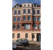 Helle & WG-geeignete 2-Zimmer-Dachgeschosswohnung in Kiel-Gaarden
