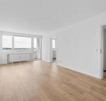 Erstbezug nach Sanierung – moderne 2-Zimmer-Wohnung mit Fahrstuhl und Balkon in Hof