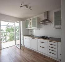 Helle 3-Zimmer-Dachgeschosswohnung mit 2 Balkonen und Kaminofen – nach Renovierung wieder verfügbar - Hamburg Harburg