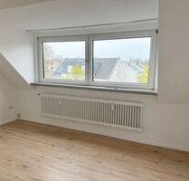 Essen - Frintrop| Renovierte 2-Zimmer-DG-Wohnung in guter Lage!