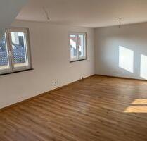 Neu sanierte 2-Zimmer DG Wohnung mit Balkon in Markgröningen