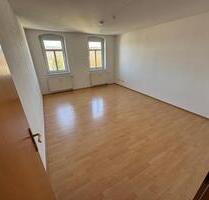 Gemütliche 3-Raum-Wohnung im DG mit Tageslichtbad und Badewanne - Döbeln