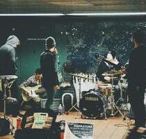 ProberaumWürzburgKlavierFlügelSchlagzeugmonatlich ab: