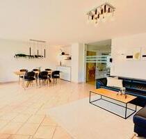 KirchheimTeck: Größzügige 4-Zimmer-Maisonettewohnung mit Garten und Garage - Kirchheim unter Teck