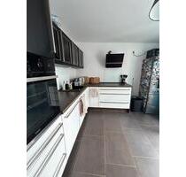 Helle 2-Zimmer-Dachgeschosswohnung mit Balkon & moderner Küche - Halle (Saale) Büschdorf