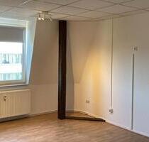 1,5 Zimmerwohnung im 4.OG mit Fahrstuhl erreichbar - Mitten in Kassel
