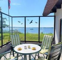 Ferienhaus Fjordweitblick an der SchleiOstsee 4 Personen 2 Schlafzimmer 1 Duschbad windgeschützte Terrasse idyllischer Garten direkt am Wasser Strand Meer - Brodersby-Goltoft