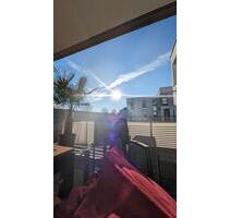 Sonnige 3-Zimmer mit Westbalkon, 2 TG Plätzen und Freibad vor Tür - Erlangen Alterlangen