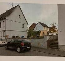 Vermietetes Haus mit zusätzlichem Baugrundstück + 4 Garagen - Hadamar