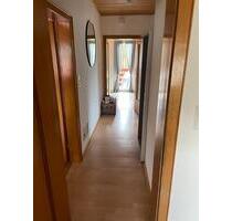 Gepflegte 2,5 Zimmer Wohnung m. Einbauküche u.Balkon teilmöbliert - Windeck