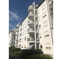Tolle neu renovierte 4-Zimmer-Wohnung mit Aufzug+Balkon+Tiefgarage in Karlsruhe