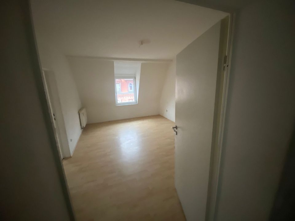 2 Zimmerwohnung - 650,00 EUR Kaltmiete, ca.  57,00 m² in Nürnberg (PLZ: 90439) Sankt Leonhard