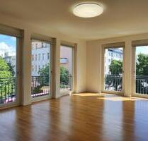Seitenstraße Kurfürstendamm: Balkon, Aufzug, 2 Bäder, EBK - Berlin Charlottenburg-Wilmersdorf