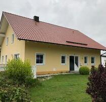 gepflegtes Einfamilienhaus mit Doppelgarage und Garten! - Cham