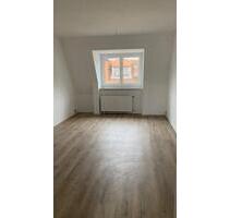 Schicke Dachwohnung! - 345,00&nbsp;EUR Kaltmiete, ca.&nbsp; 58,00&nbsp;m&sup2; in Meiningen (PLZ: 98617)