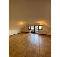 Ruhige 2,5 Zimmer-DG-Wohnung mit Balkon in 53844 - Troisdorf Bergheim