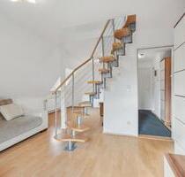 Möblierte 2-Zimmerwohnung mit ausgebautem Dachgeschoss ca 74 m2 - Düsseldorf Stadtbezirk 5