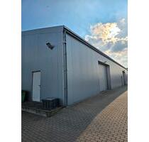 Halle zu vermieten – 150 m², ebenerdig befahrbar mit Tor - Barsinghausen