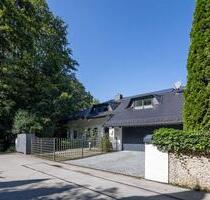 NATUR I Schöne Villa in einzigartiger Lage - Grünwald