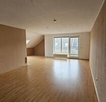 Moderne 3-Zimmer-Dachgeschosswohnung mit sonnigem Westbalkon – zentral in Obertshausen