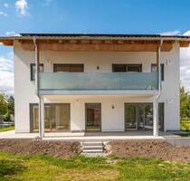ERSTBEZUG! HOCHWERTIGE UND MODERNE 3-ZIMMER-WOHNUNG MIT ÜBERDACHTER TERRASSE & PRIVATGARTEN - Oberschneiding