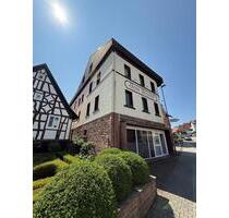 Große 2,5 Zimmer Wohnung mit riesigem Wohnzimmer - Ettlingen