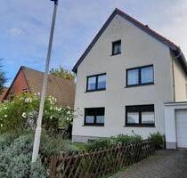 Von privat: Freistehendes 3-Familienhaus mit Garage, ruhige Lage - Mülheim an der Ruhr Rechtsruhr-Nord