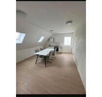 ein WG zimmer - 650,00&nbsp;EUR Kaltmiete, ca.&nbsp; 15,00&nbsp;m&sup2; in Augsburg (PLZ: 86154) Oberhausen