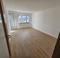 Helle 4-Zimmer-Wohnung mit Balkon in Augsburg-Pfersee
