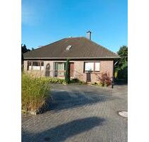 Modernisiertes Einfamilienhaus, Bungalow, mit Garage und Garten - Surwold