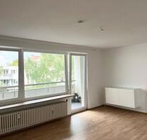 Helle 2-Zimmer-Wohnung mit Sonnenbalkon – teilmöbliert - Berlin Tempelhof-Schöneberg