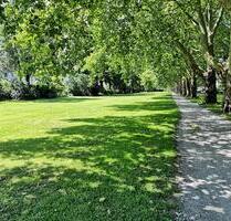 Familienfreundliche 5-Zimmer-Altbauwohnung mit Balkon in Bielefeld