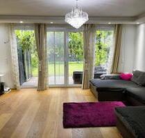 Geschmackvolle 4-Raum-Maisonette-Wohnung mit lux. Innenausstattun - Frankfurt am Main Nied