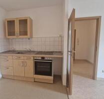 GÜNSTIGE Singlewohnung mit EINBAUKÜCHE, Balkon und PKW-Stellplatz zu vermieten! - Kirchberg