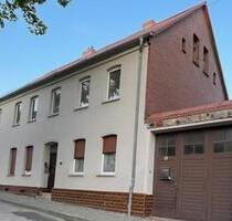 Geräumige Altbauwohnung mit Charme, 4 Räume und großer Boden - Aschersleben